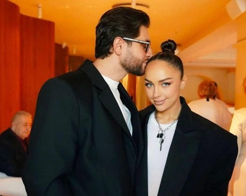 32 года в атмосфере любви: как Дава праздновал с женой и мамой